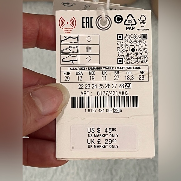 Zara Kids / toddler boots. Chunky external sole, side zipper. Beige / cream. 12 - Picture 9 of 12